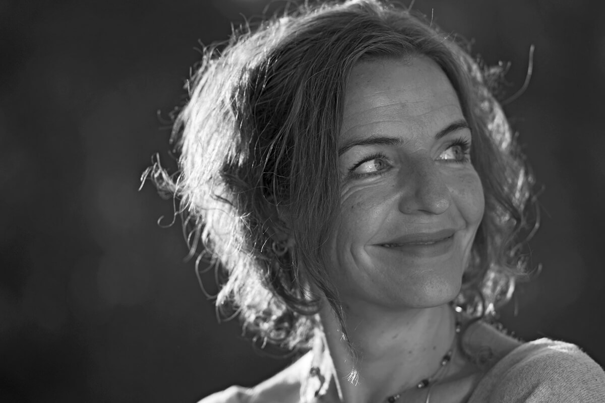Conny Wolter ist Schauspielerin, Hörspielregisseurin und Sprecherin